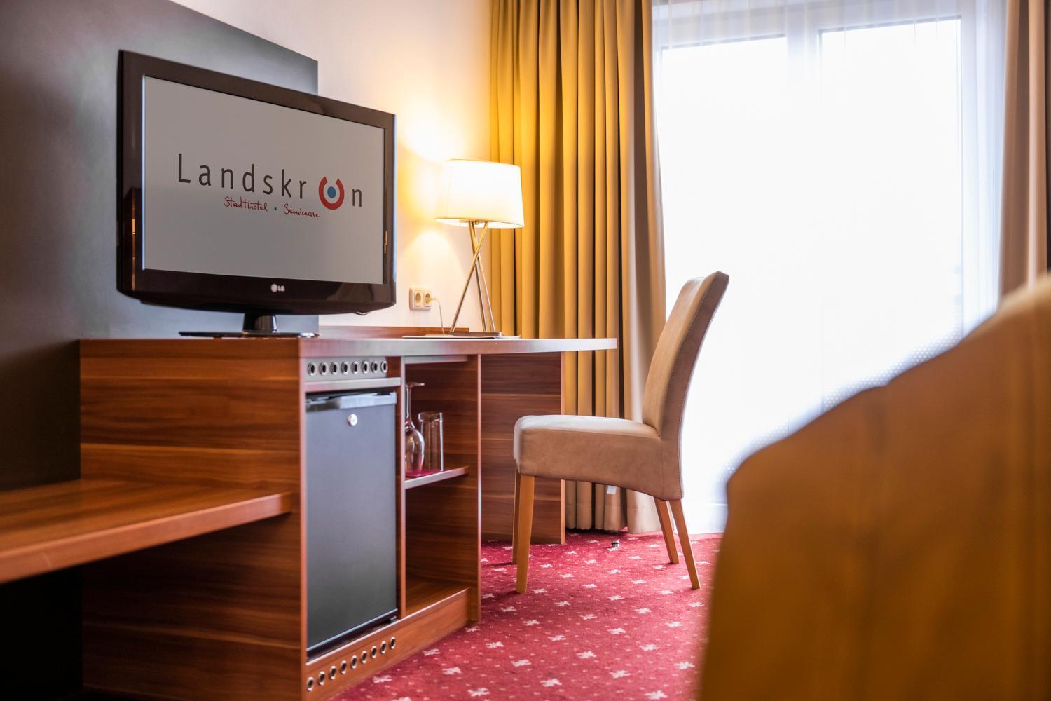 Hotel Landskron Брук-ан-дер-Мур Экстерьер фото
