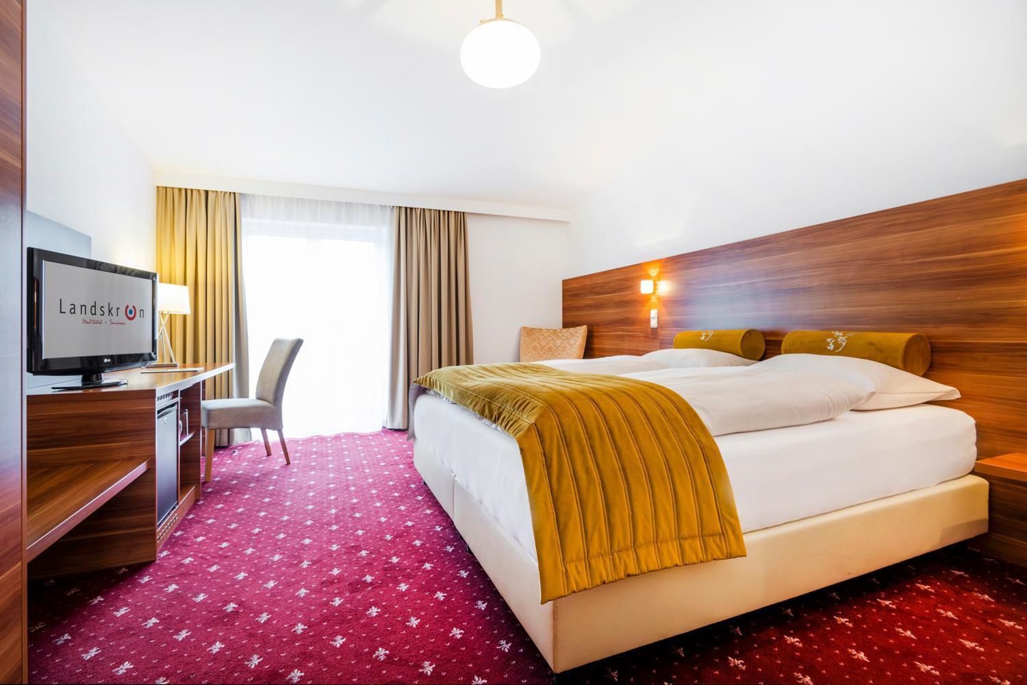 Hotel Landskron Брук-ан-дер-Мур Экстерьер фото