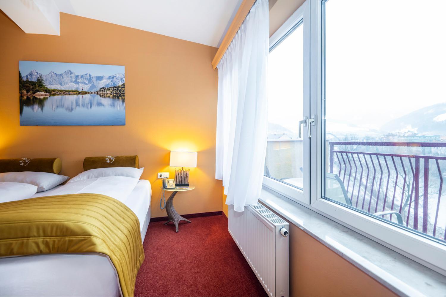 Hotel Landskron Брук-ан-дер-Мур Экстерьер фото