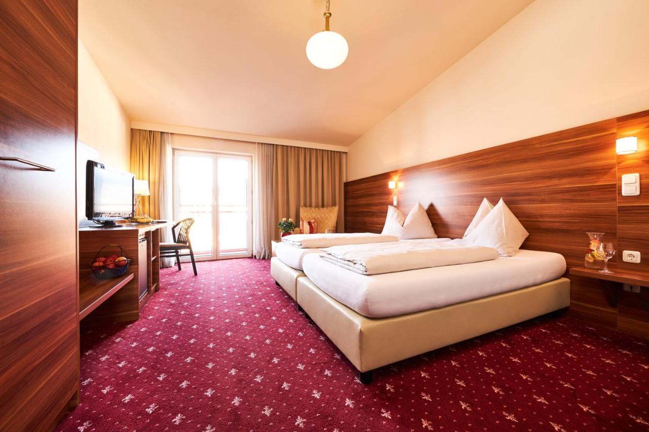 Hotel Landskron Брук-ан-дер-Мур Экстерьер фото
